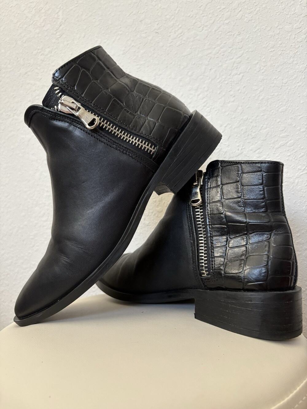 Steven by Steve Madden Women’s Black Leather Almond Toe Zip Croc Booties 8.5 M